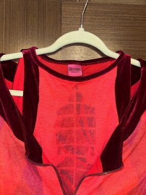 Save The Queen Red and Burgundy Velvet-Trim Zip Front Top set of 2 made in Italy